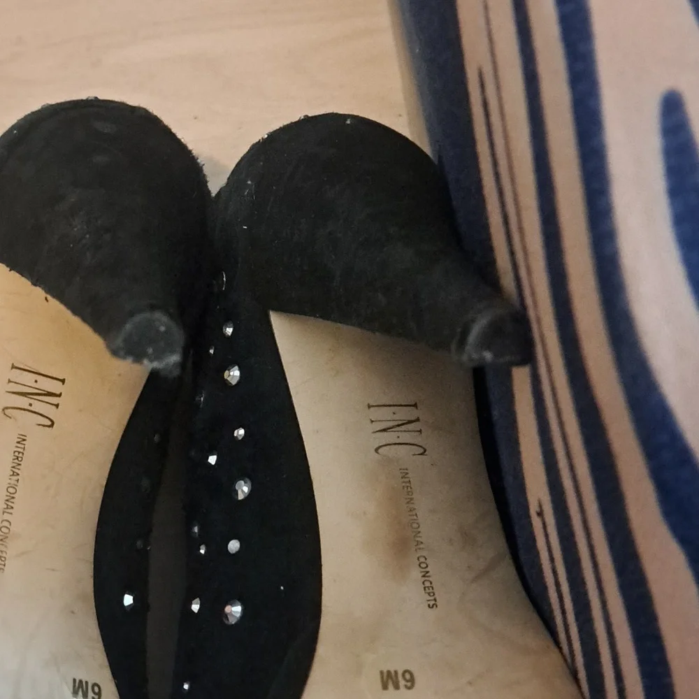 INC BOOTIES - Picture 7 of 8